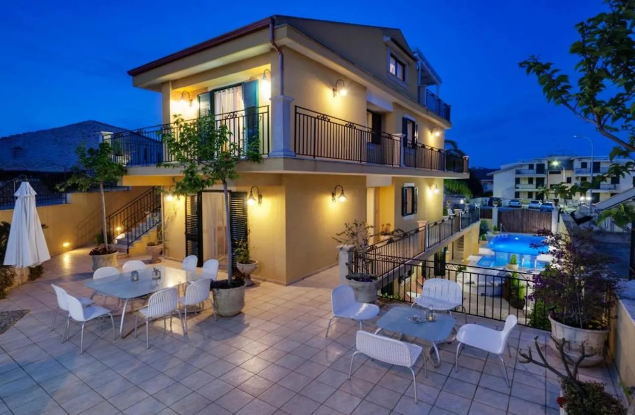 Villa Magda - Private Pool 22 Pax Marina di Ragusa Italy